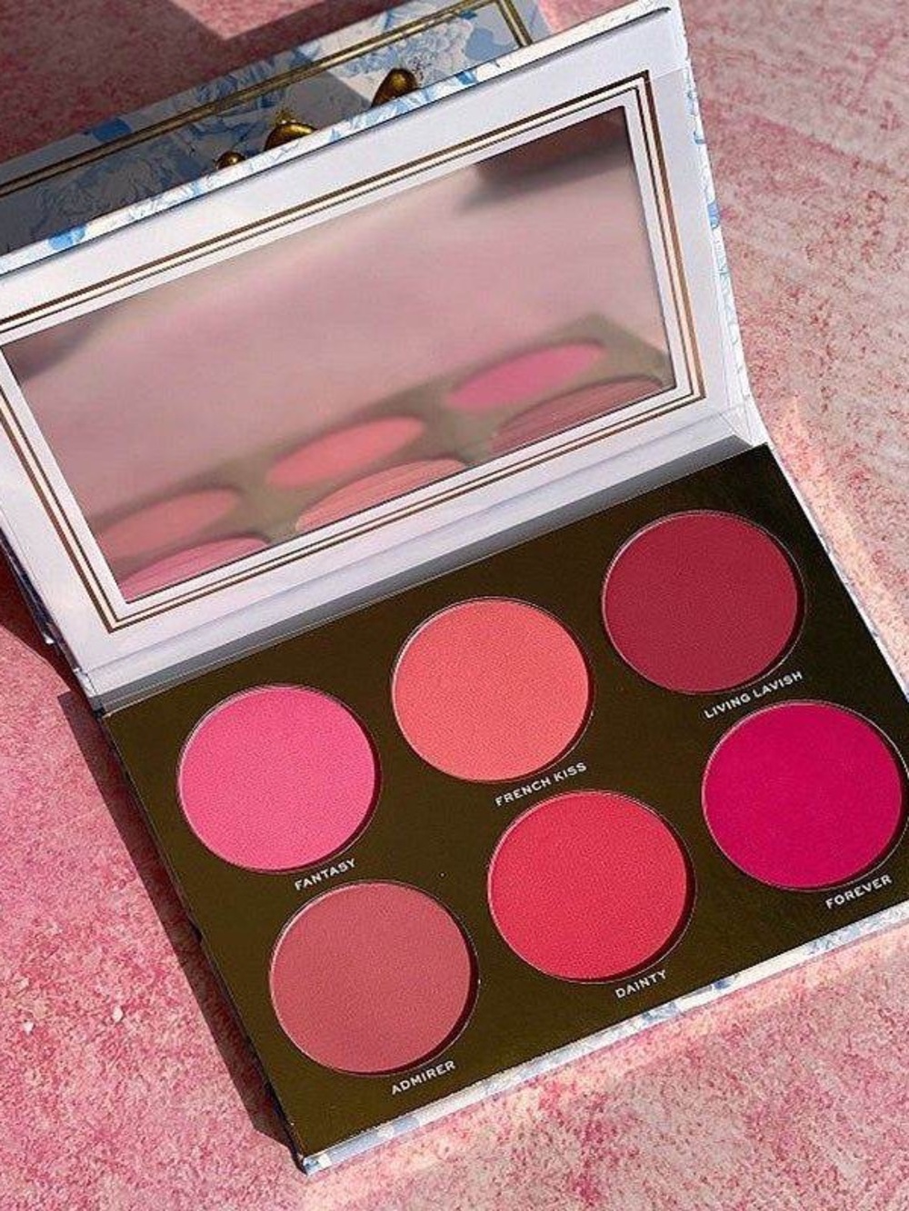 rouge romance blush palette